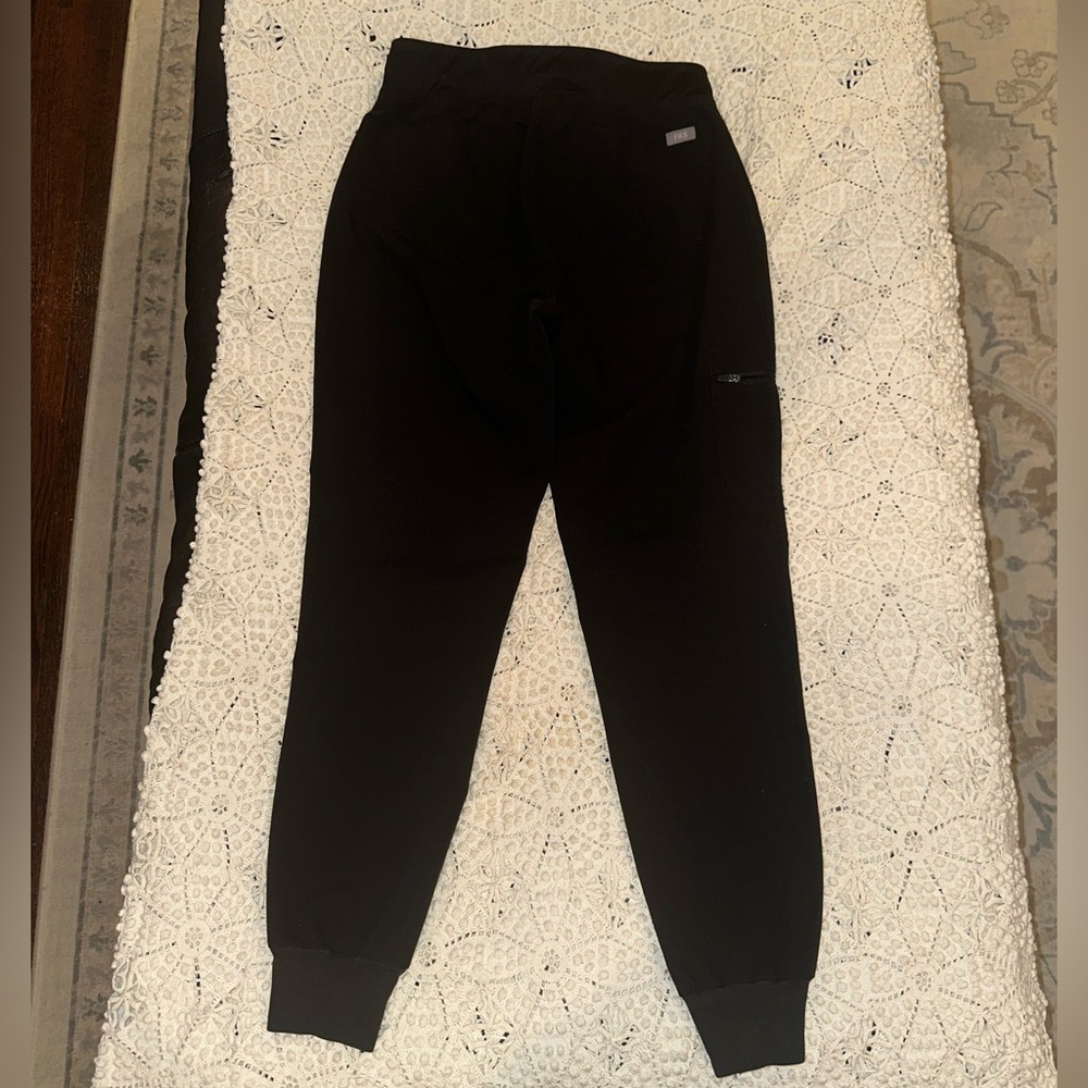 FIGS Zamora Joggers - Picture 5 of 6